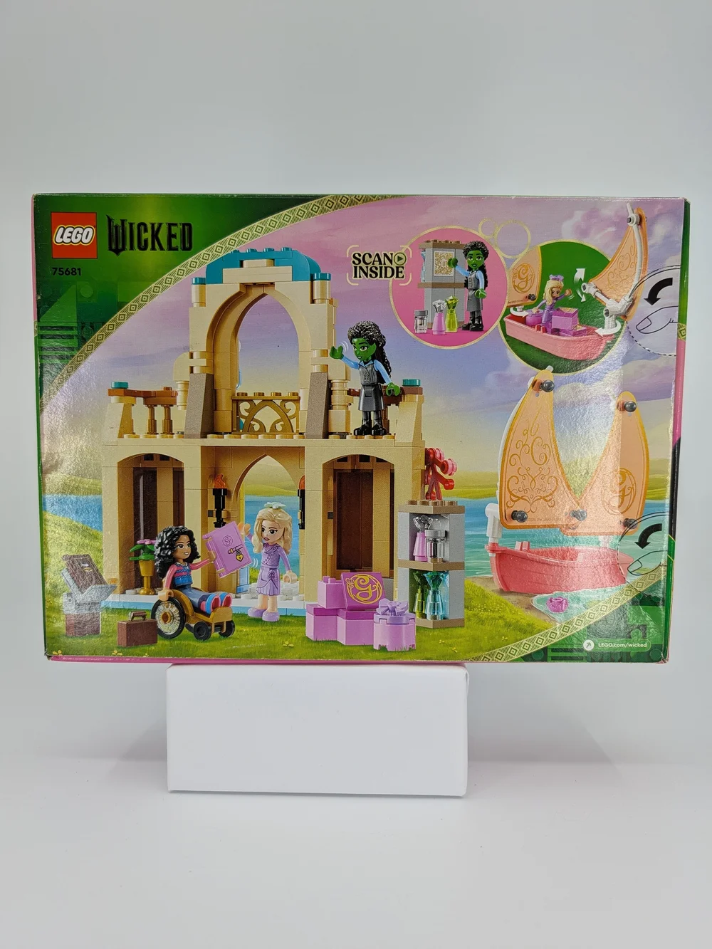 LEGO 75681 Wicked Glinda, Elphaba & Nessarose at Shiz Uni Sealed In Damaged Box